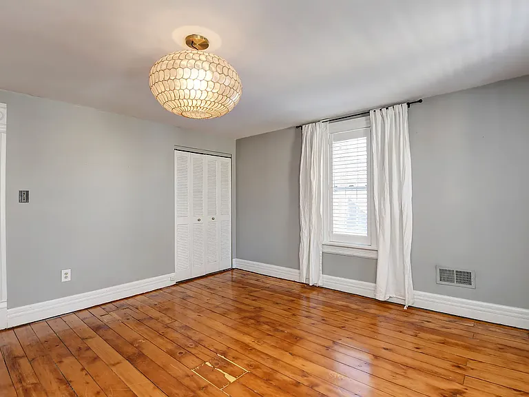 243 Jackson St — Photo 15