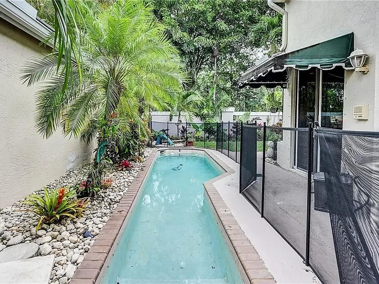 8171 Hampton Wood Dr — Photo 27