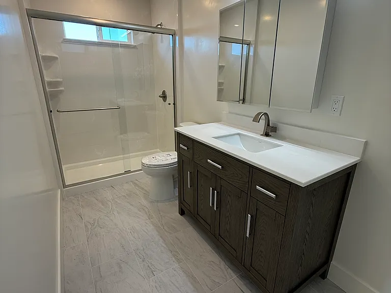 Master Bathroom - Second floor