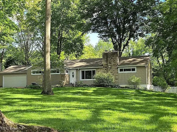 2830 Fort Island Dr, Akron, OH 44333
