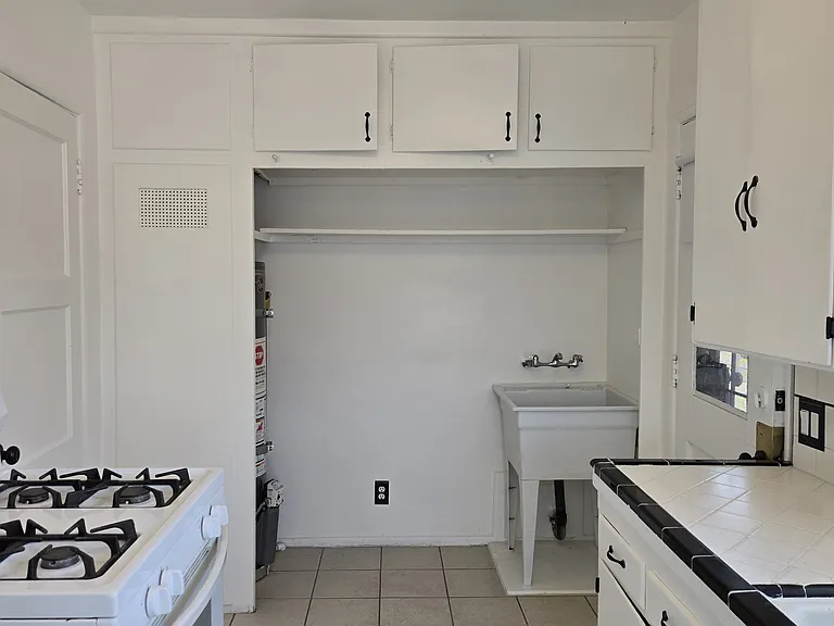 3552 Locke Ave — Photo 11