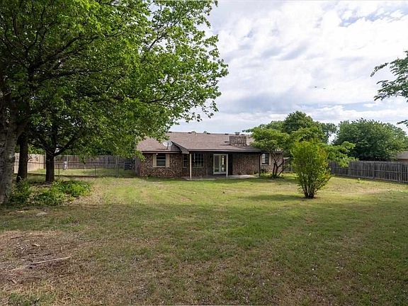 3rd image of 148 Lora Ln
