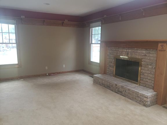 3rd image of 7215 Heatherwood Dr