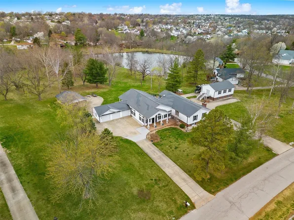 413 Beaver Lake Dr, Saint Charles, MO 63303