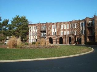 1575 Sandpebble Dr APT 102, Wheeling, IL 60090