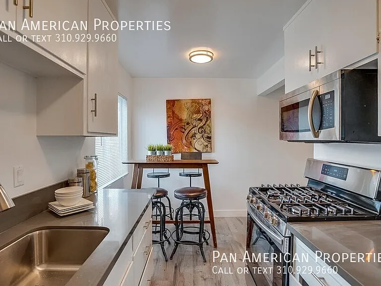 94 E Market St #3 — Photo 12