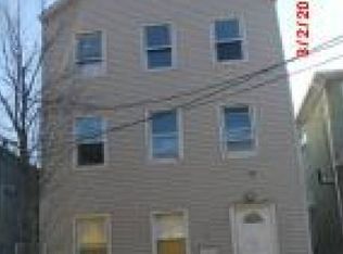 25 Hamilton St, Harrison, NJ 07029