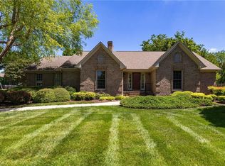 2802 Huntsman Ct, Jamestown, NC 27282