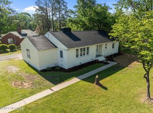 2401 S Memorial Dr, Greenville, NC 27834