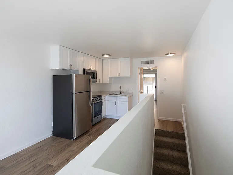 Golden Pacific Apartments — Photo 6