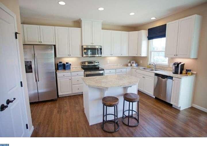 2nd image of 800 Stonehouse Way
