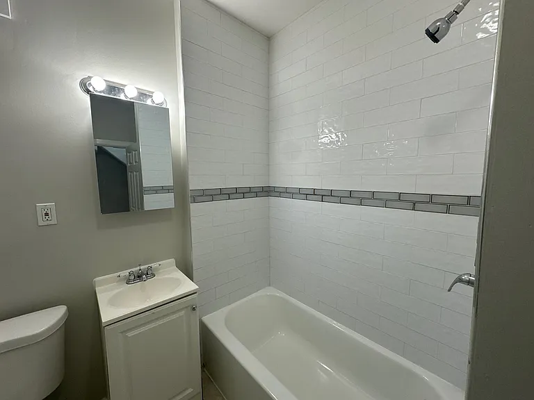 118 N Stockton St #2 — Photo 11