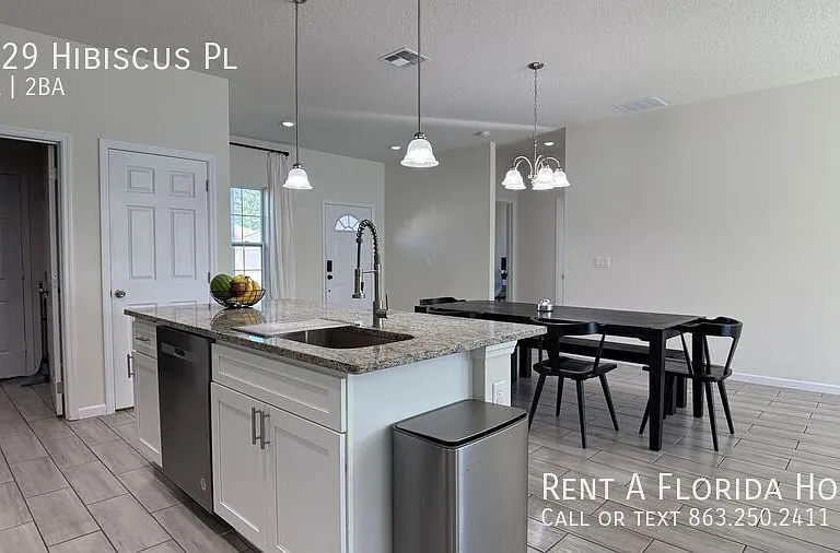2129 Hibiscus Pl — Photo 4