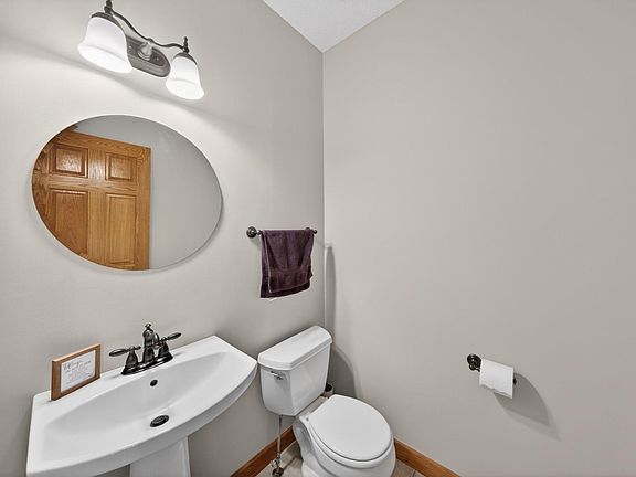 4th image of 968 Southern View Ln SW