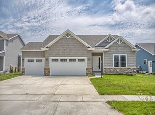 304 Denton Dr, Savoy, IL 61874