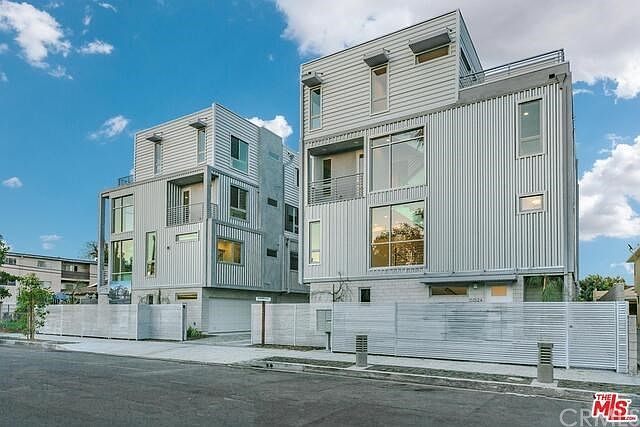 1st image of 6023 W Beachwood Ln