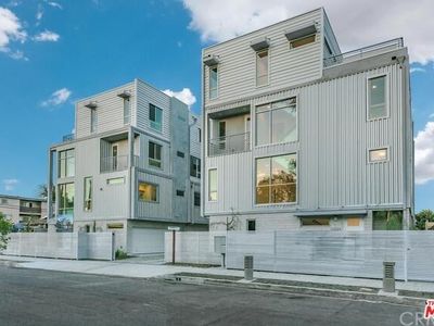 6023 W Beachwood Ln, Los Angeles, CA, 90038