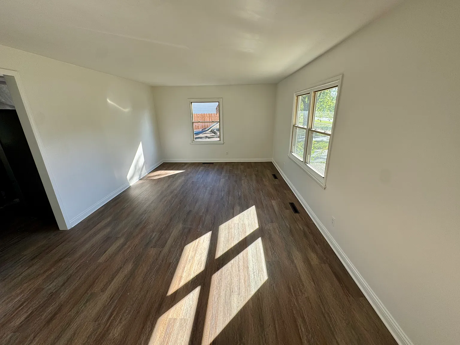 3 bed, 1369 sqft, $2,000 — Photo 3