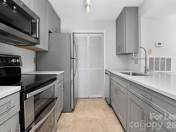 5th image of 11029 Harrowfield Rd