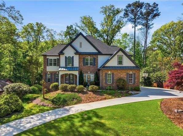 6740 Castleton Dr, Sandy Springs, GA 30328