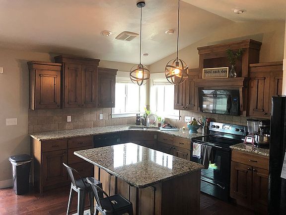 4th image of 581 Bradford Ln