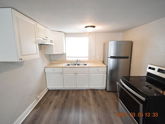 4th image of 659 26th Ave S Unit 1