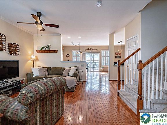 3rd image of 5238 Dartmouth Dr