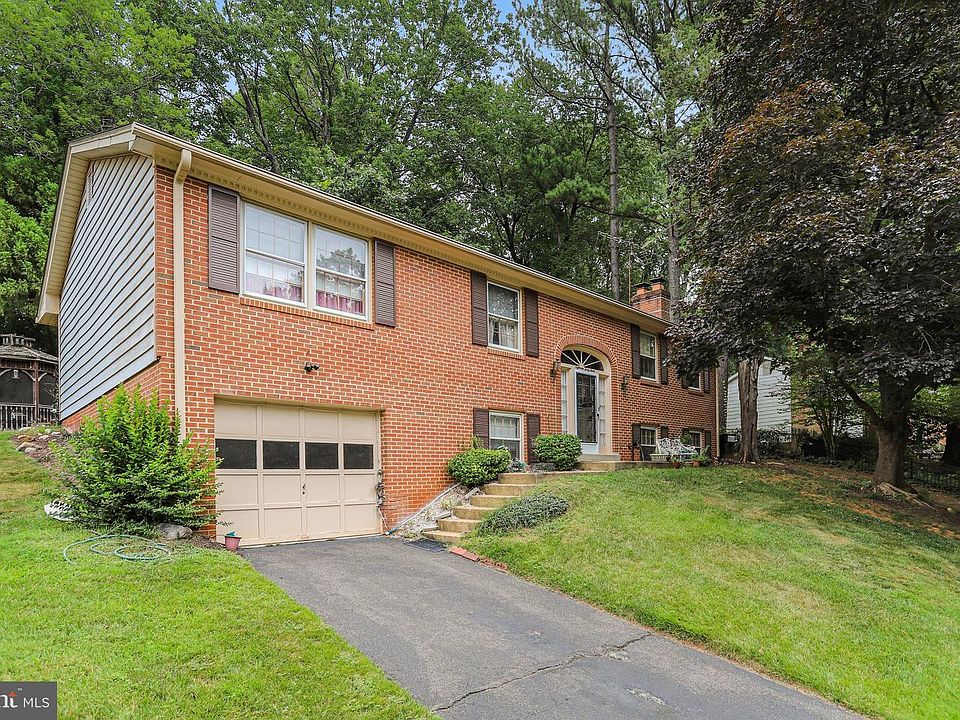 2nd image of 1843 Foxstone Dr
