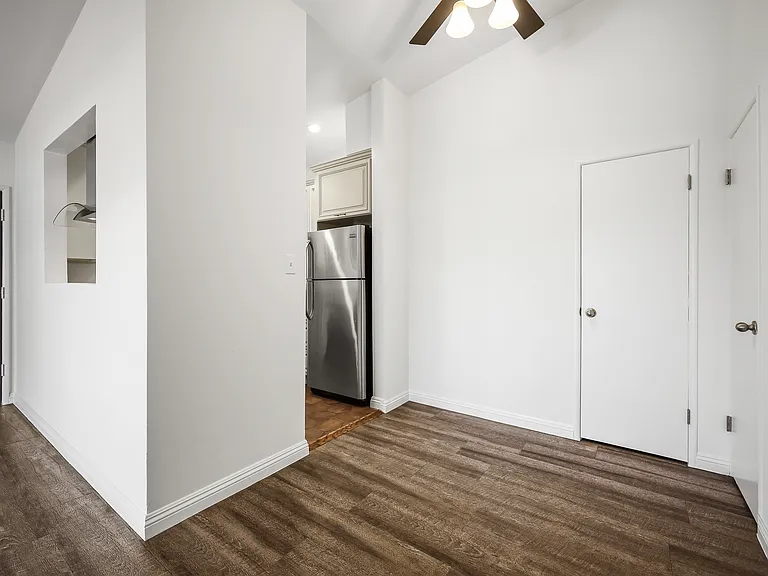 1563 Brockton Ave — Photo 7