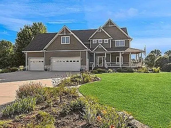 206 Fairway Cir, Glencoe, MN 55336