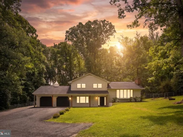 498 Brooke Rd, Fredericksburg, VA 22405