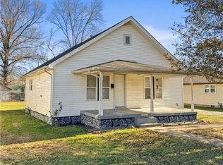 267 S 2nd St, Austin, IN 47102