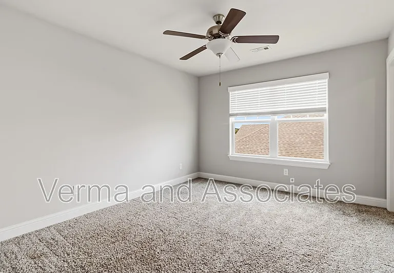 931 E Skyline Loop — Photo 24