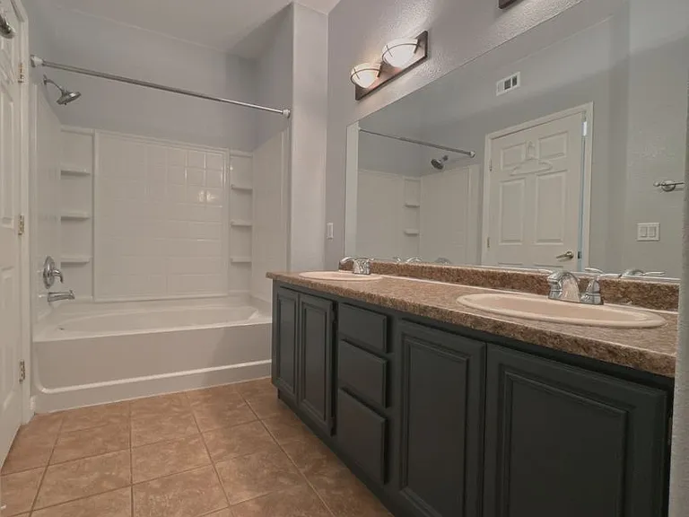 10245 S Maryland Pkwy #130 — Photo 12