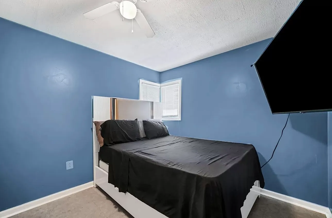 3 bed, 1080 sqft, $1,400 — Photo 1