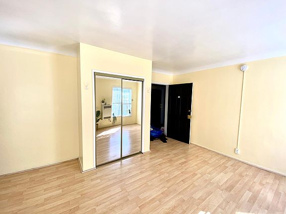 5th image of 5310 Loma Linda Ave APT 12