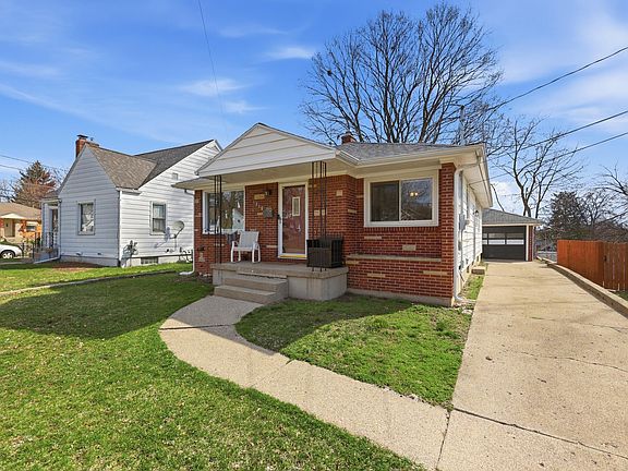 2nd image of 1318 Garfield Ave NW