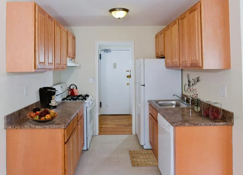 Benner Apartments — Photo 4