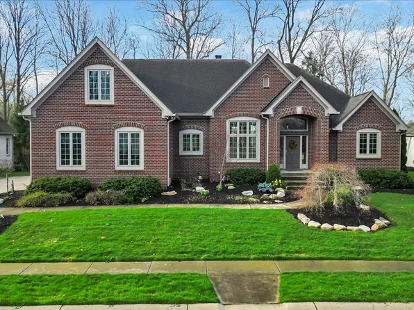 5861 Dawnwood Dr, Carmel, IN 46033