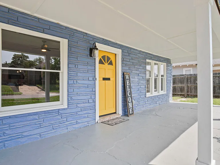 311 NW 25th St — Photo 7
