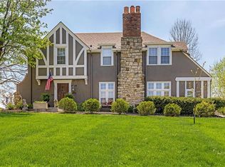 615 W 50th St, Kansas City, MO 64112