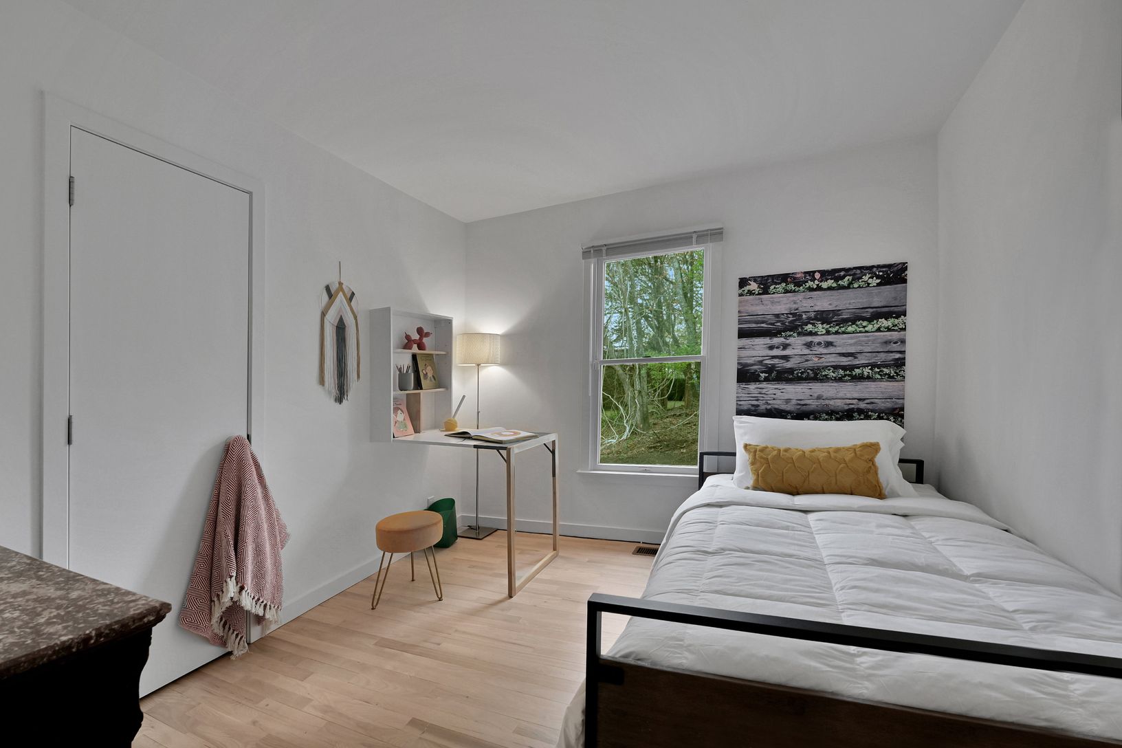  Guest Room -2 Twin Trundle Beds or 1 Full