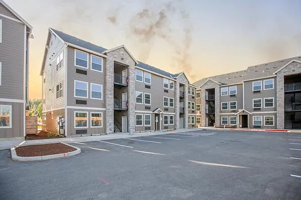 Q1 Apartments