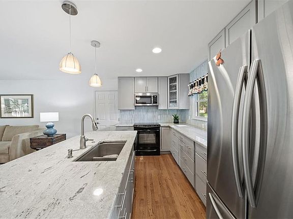 5th image of 8865 Westbrooke Dr
