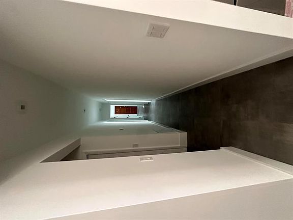 5th image of 4546 SW 51st St