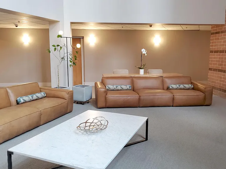 Kensington Place Apartments — Photo 11