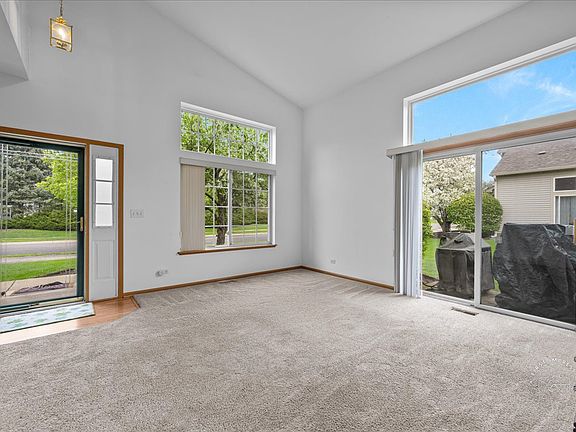 5th image of 355 Thornwood Way Unit A