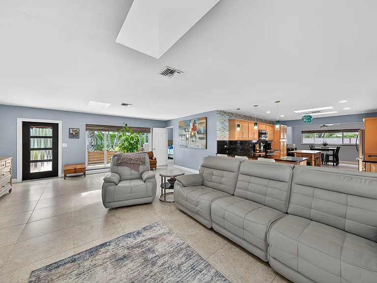 1571 SE 24th Ave #0 — Photo 21