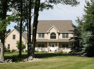 2202 N Rolling Ridge Dr, Midland, MI 48642