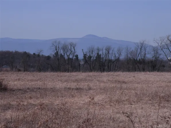 132 Lockwood Road, Hudson, NY 12534